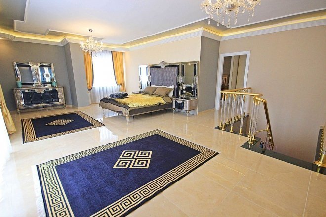 A luxurious private penthouse in the popular area of Mahmutlar