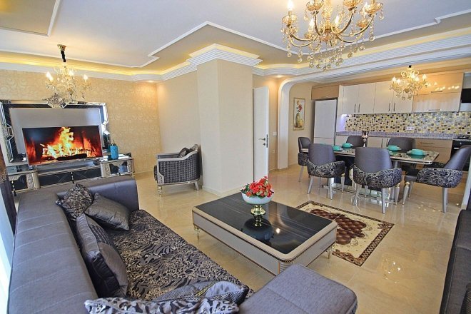 A luxurious private penthouse in the popular area of Mahmutlar