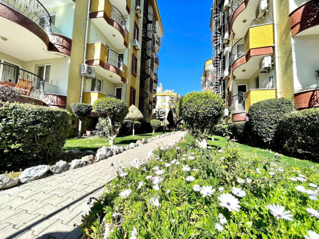 2+1 apartment for sale in Oba just 300 meters from the beautiful beaches of the area