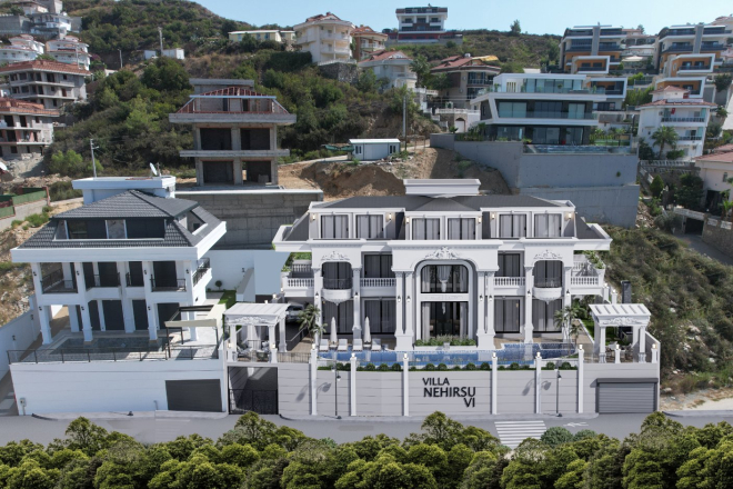 Four-storey villa with panoramic views in Kargicak