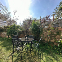 Beautiful apartment with access to the garden in Tosmur