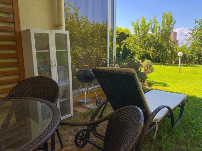 Sale of 2+1 apartment with a large garden for personal use in Konakli