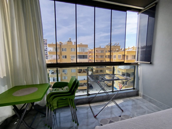 Spacious 1+1 Apartment in Mahmutlar – Fully Furnished, Ideal for Living or Investment
