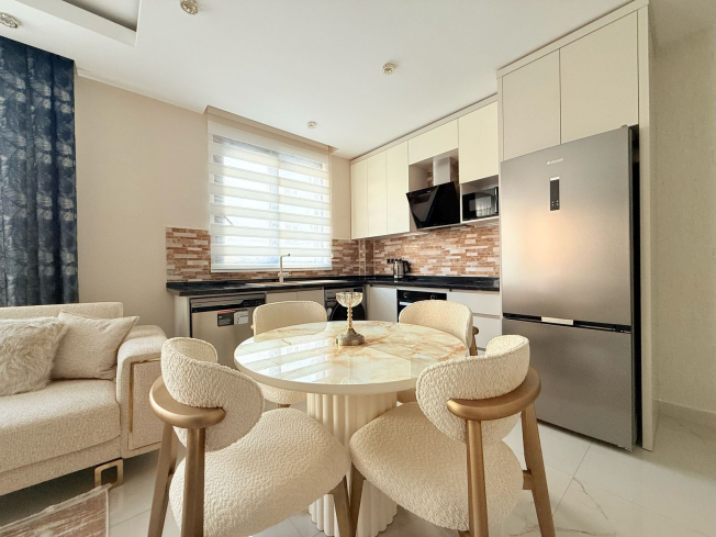 Cozy and Stylish 2+1 Apartment Just 150 Meters from the Sea in the Heart of Mahmutlar!