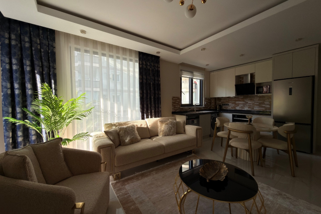 Cozy and Stylish 2+1 Apartment Just 150 Meters from the Sea in the Heart of Mahmutlar!