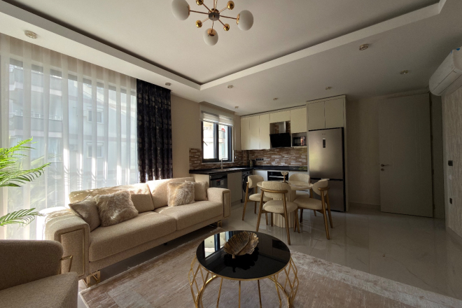 Cozy and Stylish 2+1 Apartment Just 150 Meters from the Sea in the Heart of Mahmutlar!