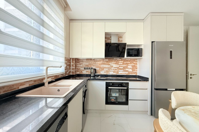 Cozy and Stylish 2+1 Apartment Just 150 Meters from the Sea in the Heart of Mahmutlar!