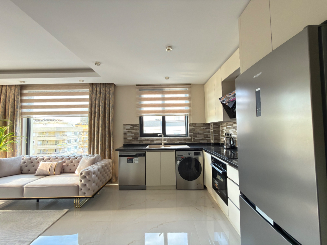 Spacious 2+1 Apartment with Stunning Sea View in the Heart of Mahmutlar!