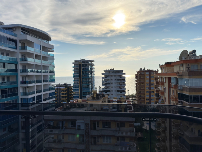 Spacious 2+1 Apartment with Stunning Sea View in the Heart of Mahmutlar!