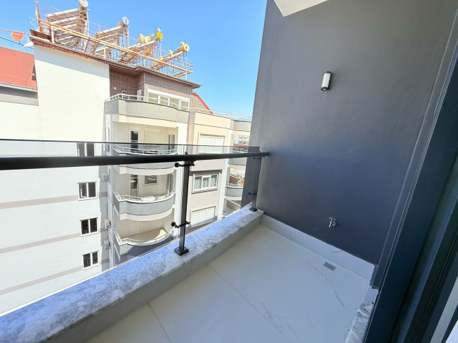 Spacious 2+1 Apartment with Stunning Sea View in the Heart of Mahmutlar!