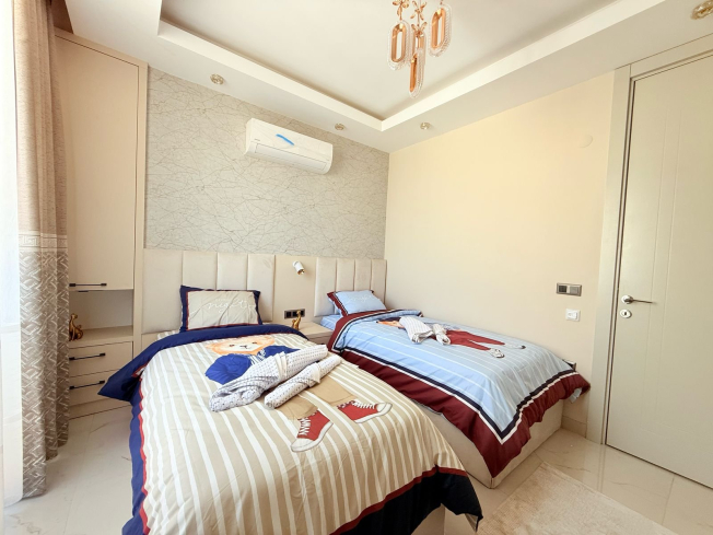Spacious 2+1 Apartment with Stunning Sea View in the Heart of Mahmutlar!