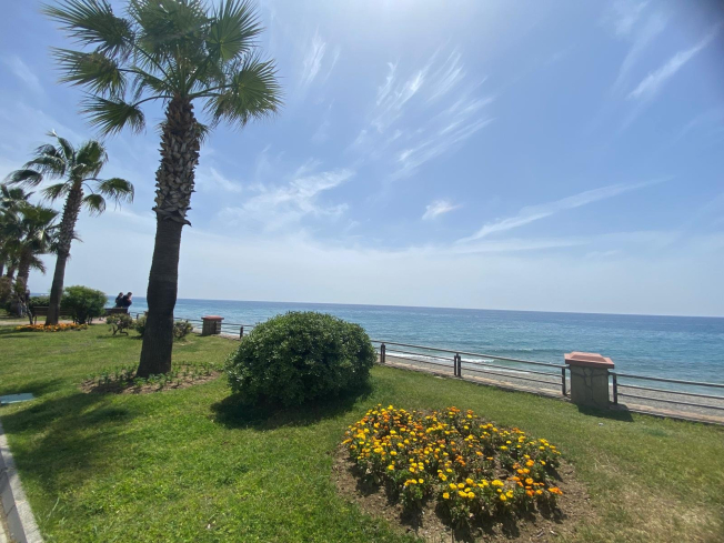 Spacious 2+1 Apartment with Stunning Sea View in the Heart of Mahmutlar!