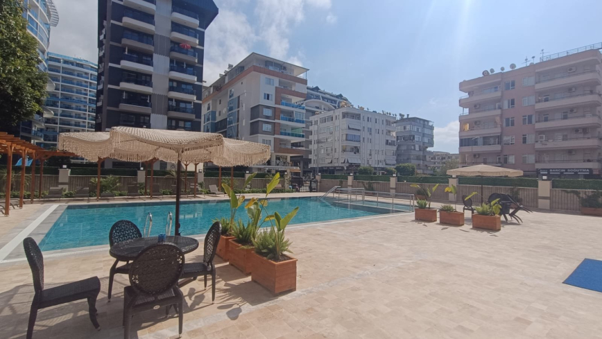 Spacious 2+1 Apartment with Stunning Sea View in the Heart of Mahmutlar!