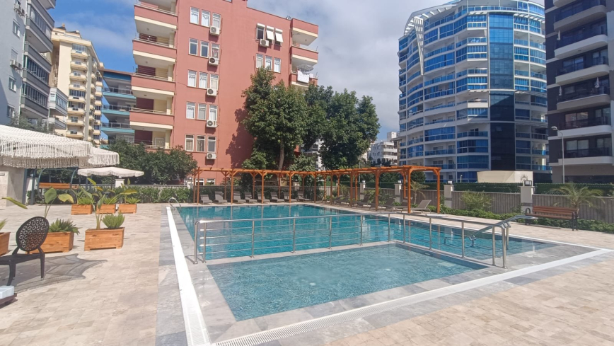 Spacious 2+1 Apartment with Stunning Sea View in the Heart of Mahmutlar!