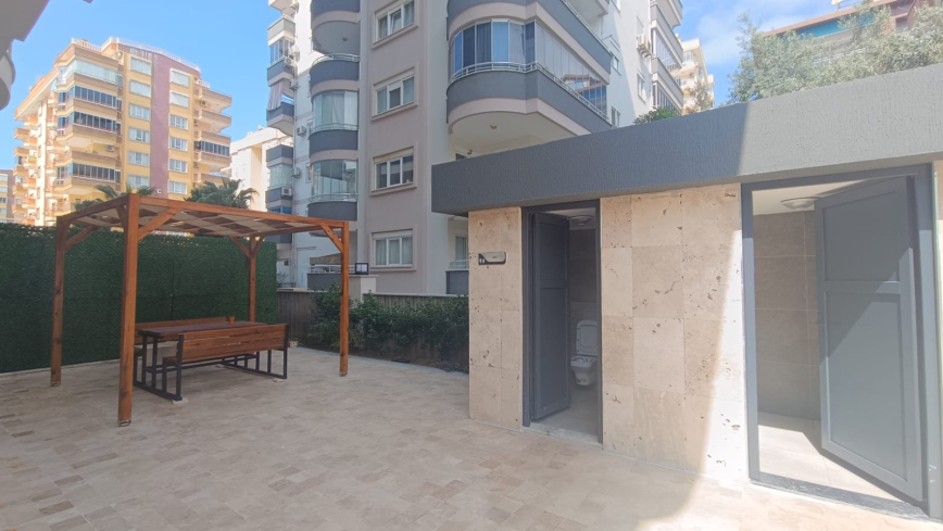 Spacious 2+1 Apartment with Stunning Sea View in the Heart of Mahmutlar!