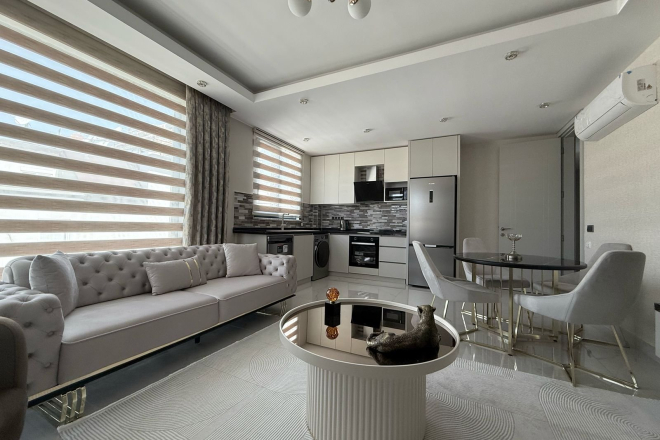 Spacious 2+1 Apartment with Stunning Sea View in the Heart of Mahmutlar!