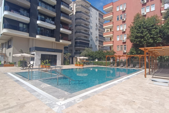 Spacious 2+1 Apartment with Stunning Sea View in the Heart of Mahmutlar!