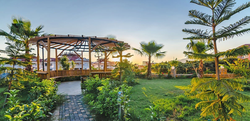 Spacious 64+1 Penthouse with Separate Kitchen and Mountain View — Citizenship & Residence Permit Eligible