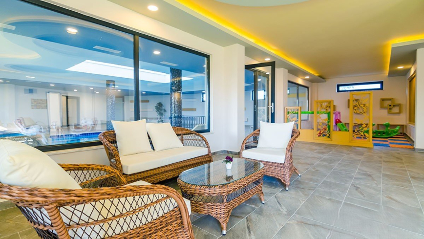 Spacious 64+1 Penthouse with Separate Kitchen and Mountain View — Citizenship & Residence Permit Eligible