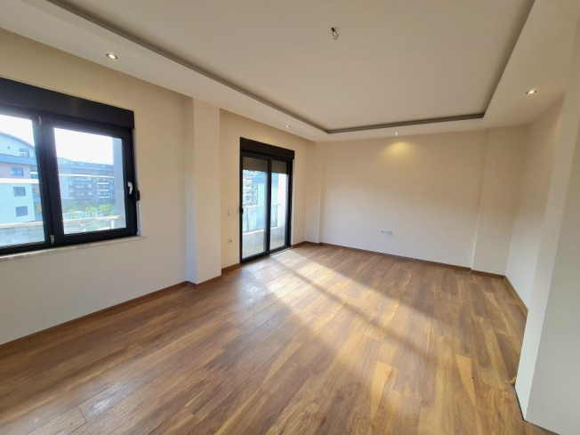 Spacious 64+1 Penthouse with Separate Kitchen and Mountain View — Citizenship & Residence Permit Eligible