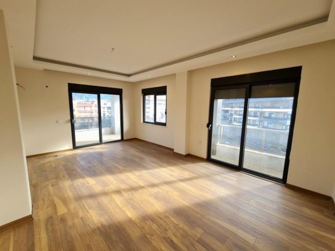 Spacious 64+1 Penthouse with Separate Kitchen and Mountain View — Citizenship & Residence Permit Eligible