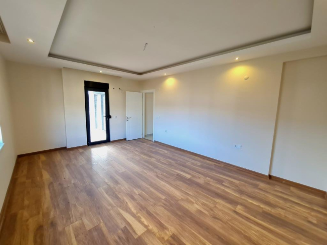Spacious 64+1 Penthouse with Separate Kitchen and Mountain View — Citizenship & Residence Permit Eligible