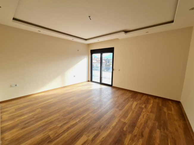 Spacious 64+1 Penthouse with Separate Kitchen and Mountain View — Citizenship & Residence Permit Eligible