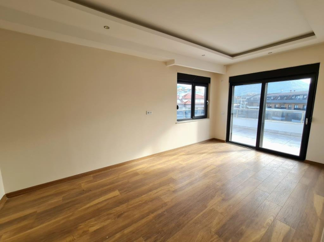 Spacious 64+1 Penthouse with Separate Kitchen and Mountain View — Citizenship & Residence Permit Eligible