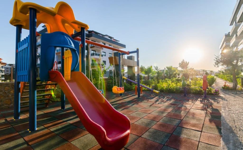 Spacious 64+1 Penthouse with Separate Kitchen and Mountain View — Citizenship & Residence Permit Eligible