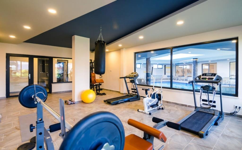 Spacious 64+1 Penthouse with Separate Kitchen and Mountain View — Citizenship & Residence Permit Eligible
