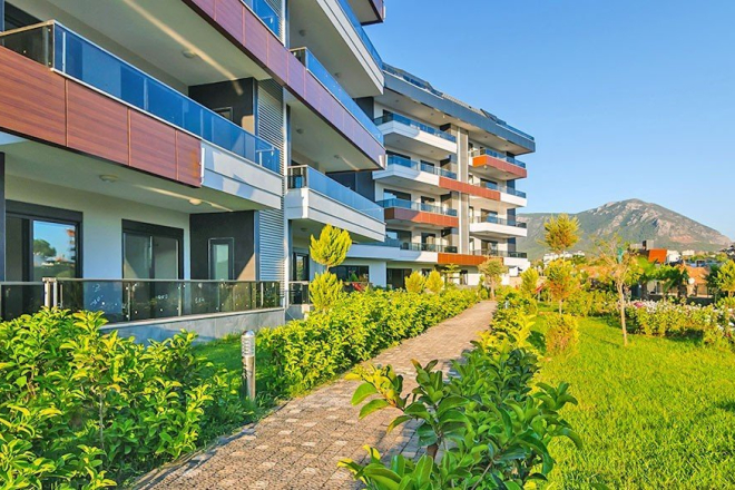 Spacious 64+1 Penthouse with Separate Kitchen and Mountain View — Citizenship & Residence Permit Eligible