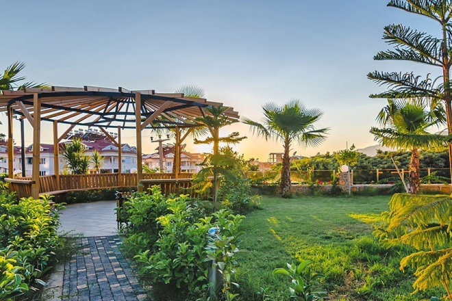 Spacious 64+1 Penthouse with Separate Kitchen and Mountain View — Citizenship & Residence Permit Eligible