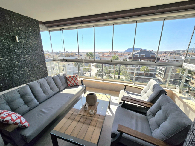 SPACIOUS 4+1 PENTHOUSE WITH UNIQUE LAYOUT — PERFECT FOR FAMILY LIVING!