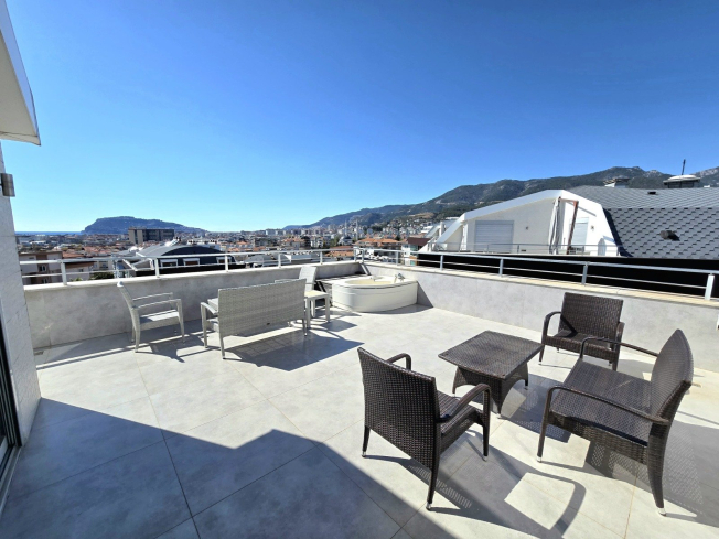 SPACIOUS 4+1 PENTHOUSE WITH UNIQUE LAYOUT — PERFECT FOR FAMILY LIVING!