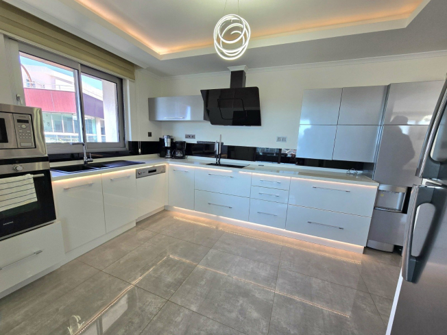 SPACIOUS 4+1 PENTHOUSE WITH UNIQUE LAYOUT — PERFECT FOR FAMILY LIVING!