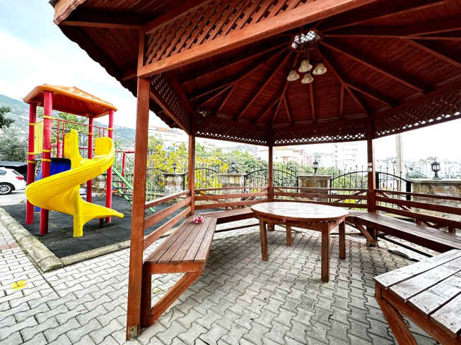 Spacious 5+1 Penthouse with Panoramic Views and Huge Terrace – Ideal for a Large Family!