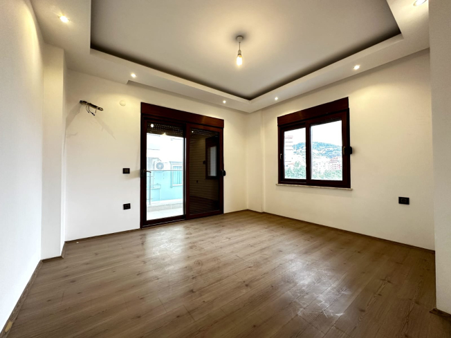 Spacious 5+1 Penthouse with Panoramic Views and Huge Terrace – Ideal for a Large Family!