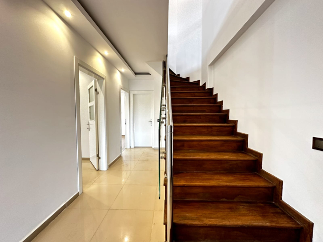 Spacious 5+1 Penthouse with Panoramic Views and Huge Terrace – Ideal for a Large Family!
