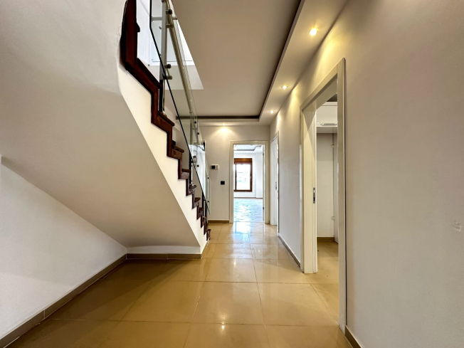 Spacious 5+1 Penthouse with Panoramic Views and Huge Terrace – Ideal for a Large Family!
