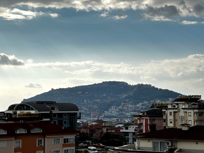Spacious 5+1 Penthouse with Panoramic Views and Huge Terrace – Ideal for a Large Family!