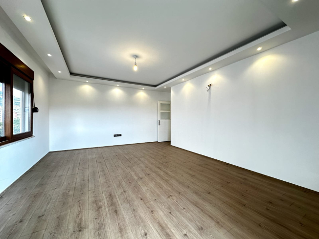 Spacious 5+1 Penthouse with Panoramic Views and Huge Terrace – Ideal for a Large Family!