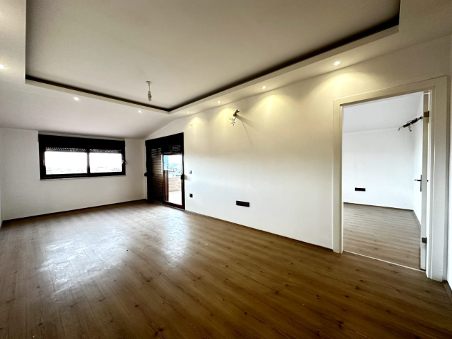 Spacious 5+1 Penthouse with Panoramic Views and Huge Terrace – Ideal for a Large Family!