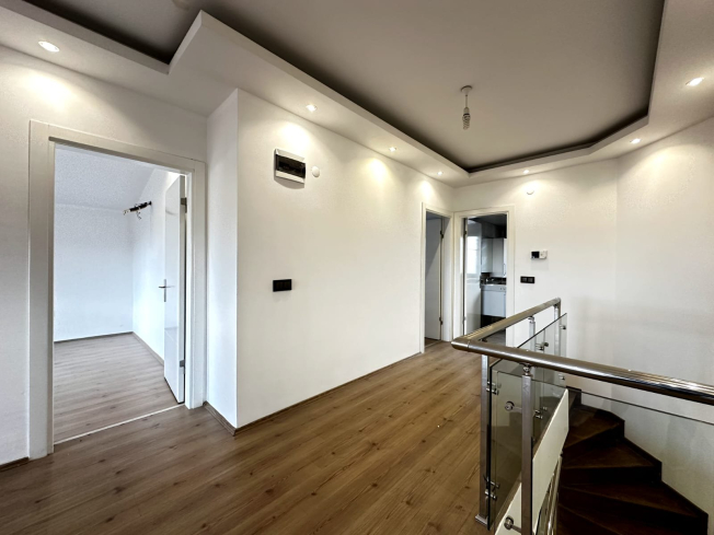 Spacious 5+1 Penthouse with Panoramic Views and Huge Terrace – Ideal for a Large Family!