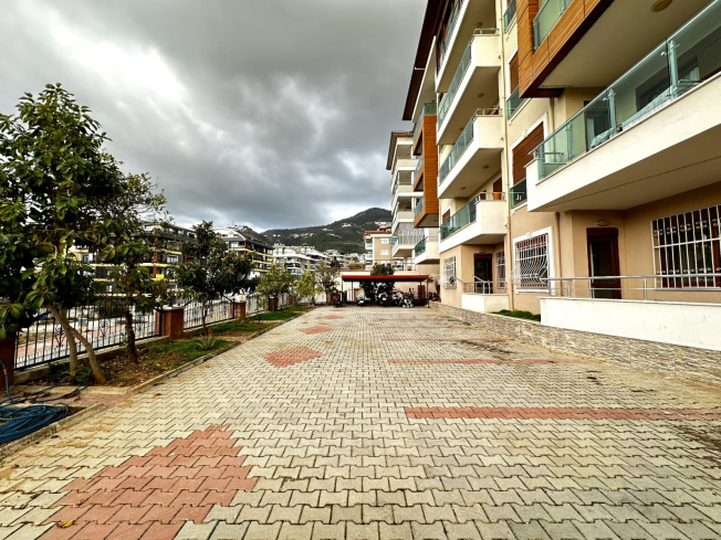 Spacious 5+1 Penthouse with Panoramic Views and Huge Terrace – Ideal for a Large Family!