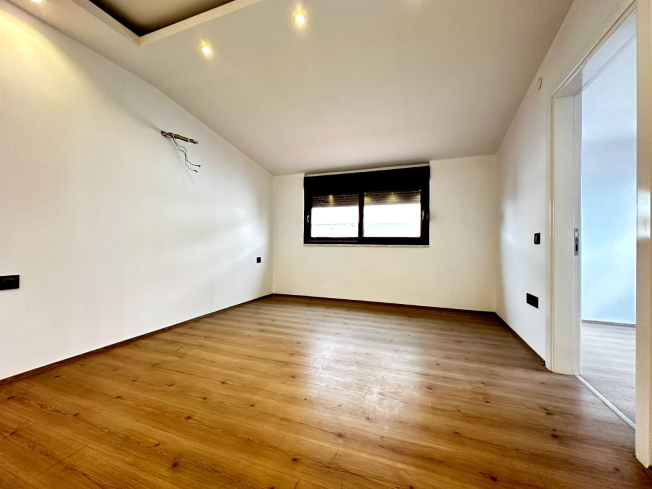 Spacious 5+1 Penthouse with Panoramic Views and Huge Terrace – Ideal for a Large Family!