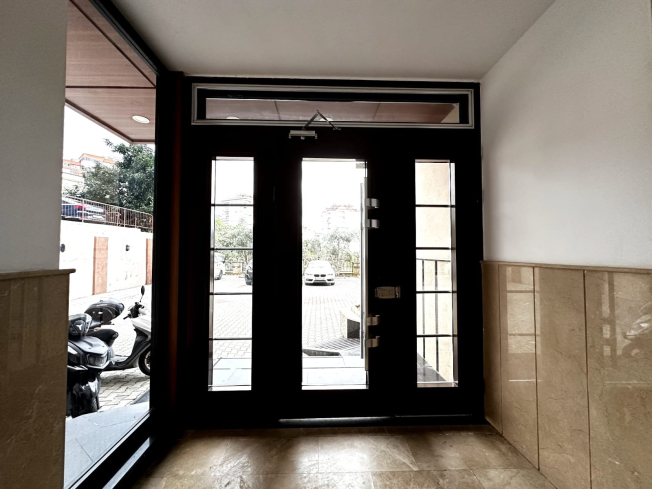Spacious 5+1 Penthouse with Panoramic Views and Huge Terrace – Ideal for a Large Family!