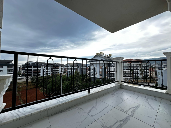 Spacious 4+1 duplex apartment in a luxury complex, ready to move in, unfurnished, for just €210,000!
