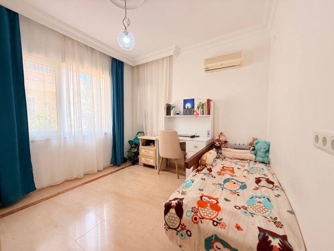 Spacious 2+1 Furnished Apartment in Oba with Pool and Parking