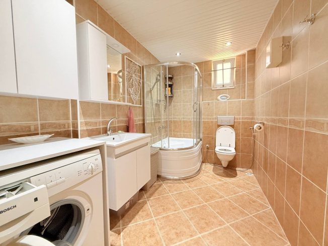 Spacious 2+1 Furnished Apartment in Oba with Pool and Parking