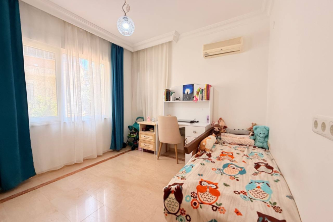 Spacious 2+1 Furnished Apartment in Oba with Pool and Parking